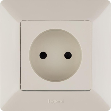 Розетка 1-м СП Valena Life 16А IP20 250В 2P защ. шторки безвинтов. клеммы с лицев. панелью механизм сл. кость Leg 753516