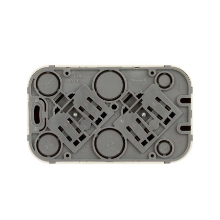 Розетка 2-м ОП Quteo 16А IP20 250В 2х2P+E с заземл. без защ. шторок сл. кость IEK 782263