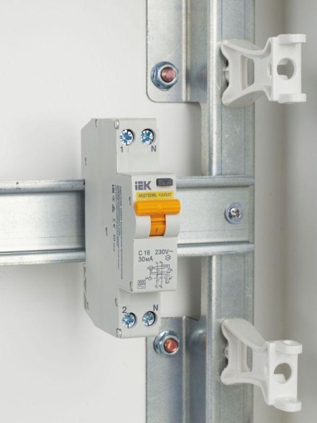 Выключатель автоматический дифференциального тока C 16А 30мА АВДТ32МL KARAT IEK MVD12-1-016-C-030