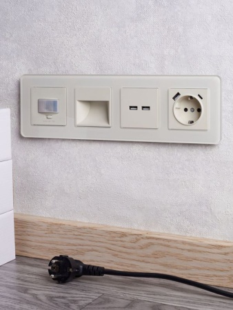 Розетка BRITE USB A+A 3.1А РЮ10-1-БрКр механизм беж. IEK BR-U21-D31-K10