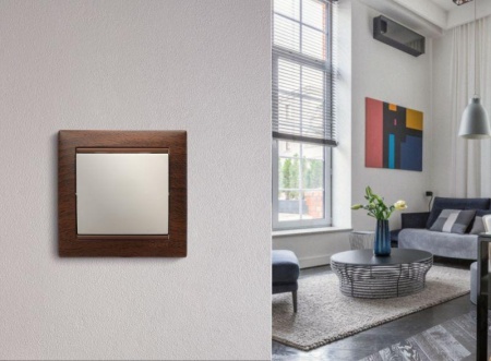 Выключатель 1-кл. СП Valena 10А IP31 250В механизм сл. кость IEK 774301